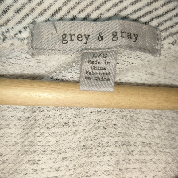 Grey & Gray Long Sleeve Tie Front Striped Top - Picture 3 of 12